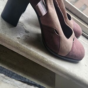 Women's Two-Tone Suede Block Heel Pumps - Mauve/Taupe